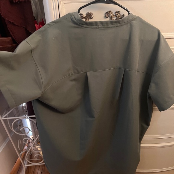 FIGS Halle Shortsleeve V-Neck Tunic - Picture 2 of 6